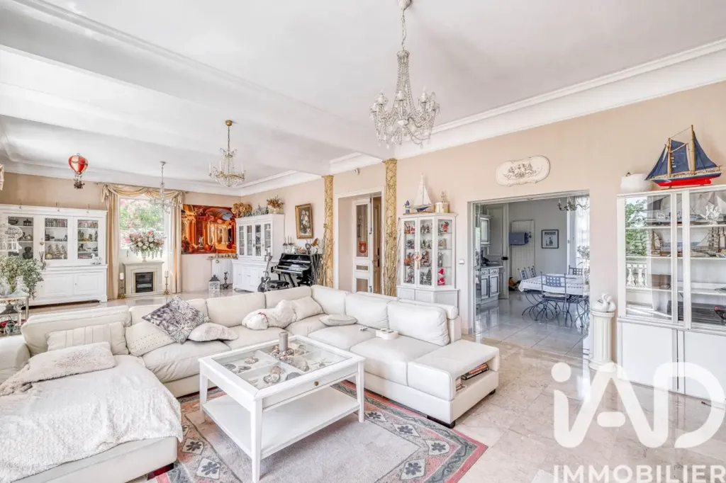 Maison 11 pièces à Thorigny-sur-Marne