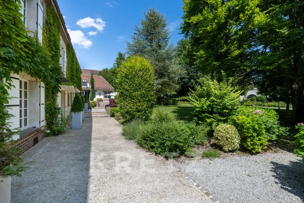 Jardin - Propriété de Caractère avec Piscine à Neauphle-le-Vieux