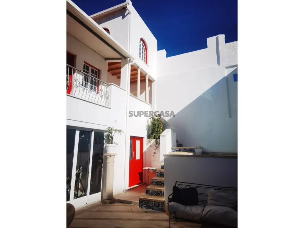 Garden - Historic Triplex with Pool in Costa da Caparica