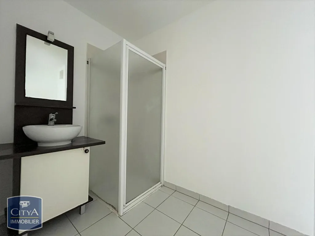 Salles de bain - Appartement 2 Pièces avec Balcon à Mérignac