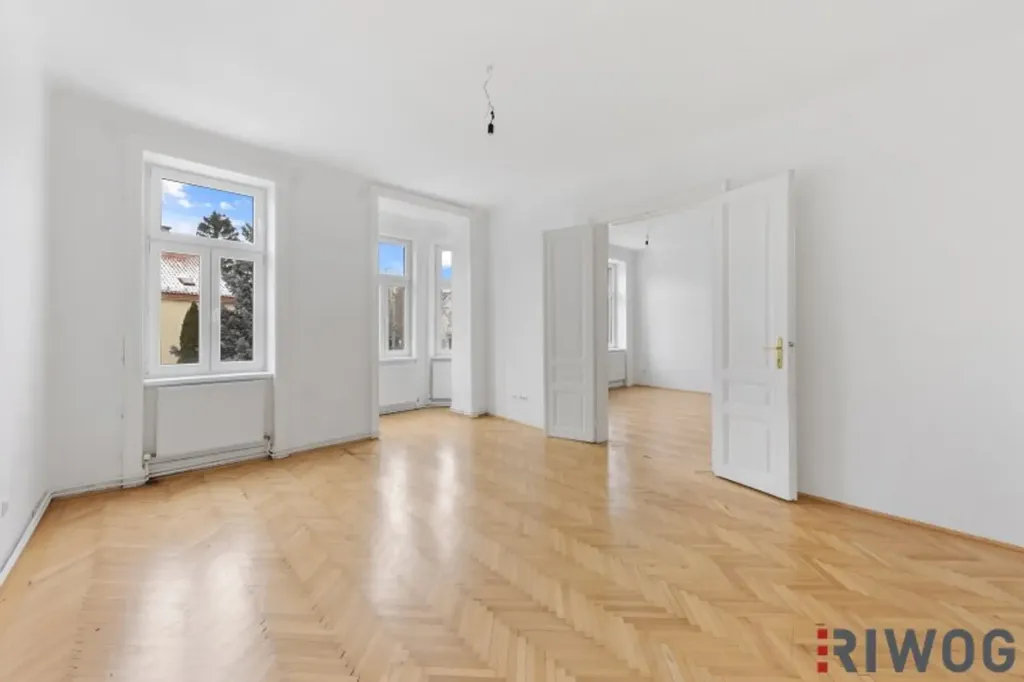 Rooms - Altbau with Optional Balcony in Hietzing