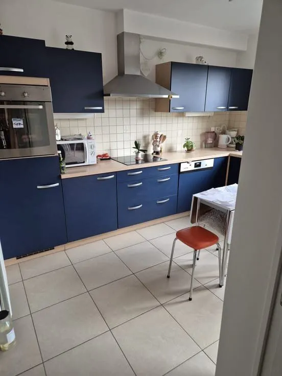 Kitchen - 3-Bedroom Flat with Balcony in Rixensart