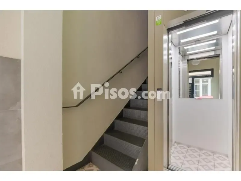 Toad - Spacious Apartment with Modern Kitchen in Girona