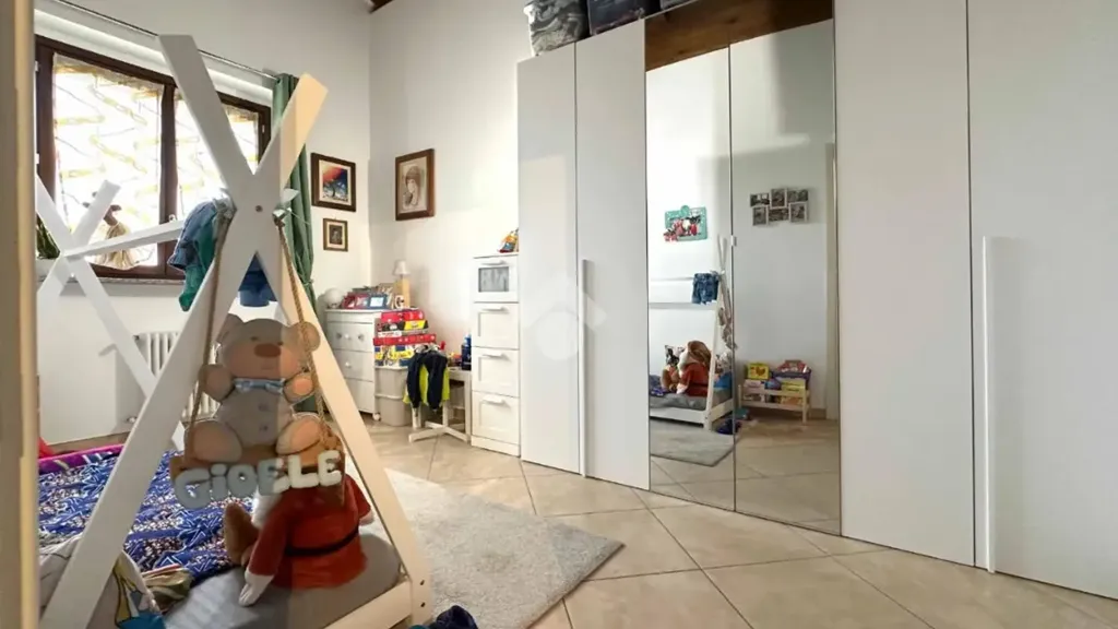 Chambres - Attico with Balcony in Crespiatica