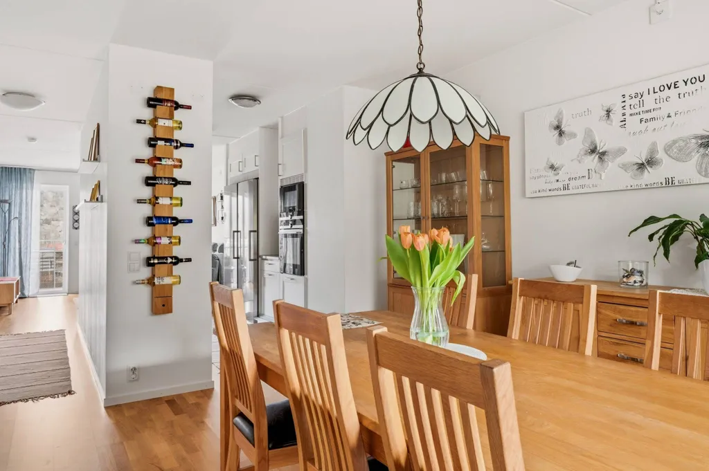 Sala da pranzo - Modern Flat with Balcony in Göteborg