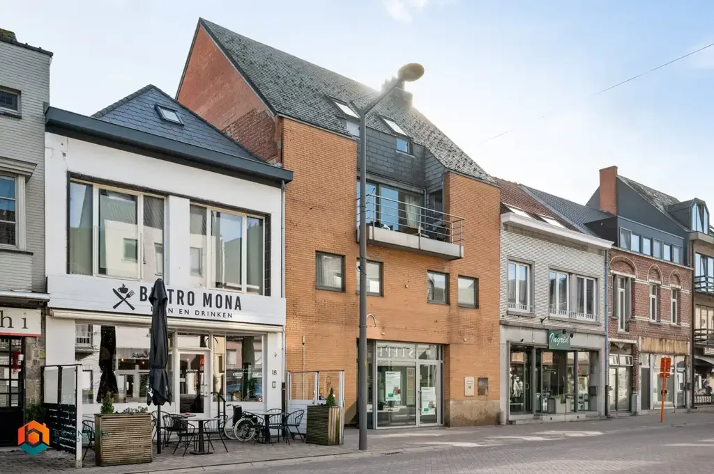 Välivaade - Mixed-Use Property with Duplex in Putte Centre