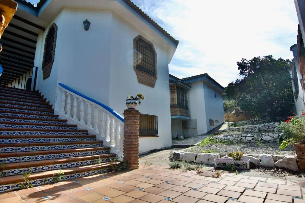 Pièces - Luxury Villa with Sea View in Málaga
