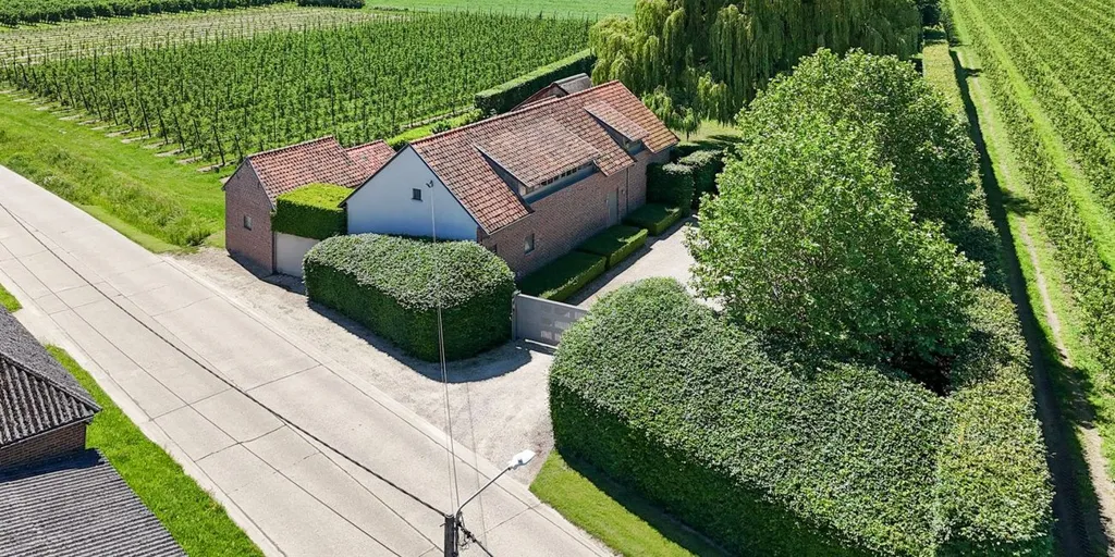Õhuvaade - Renovated Farmhouse with Garden in Stevoort