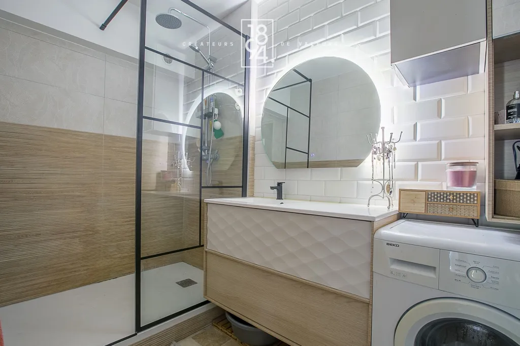 Vannitoad - Refurbished 3-Bed Flat with Balcony in Château Saint-Cyr