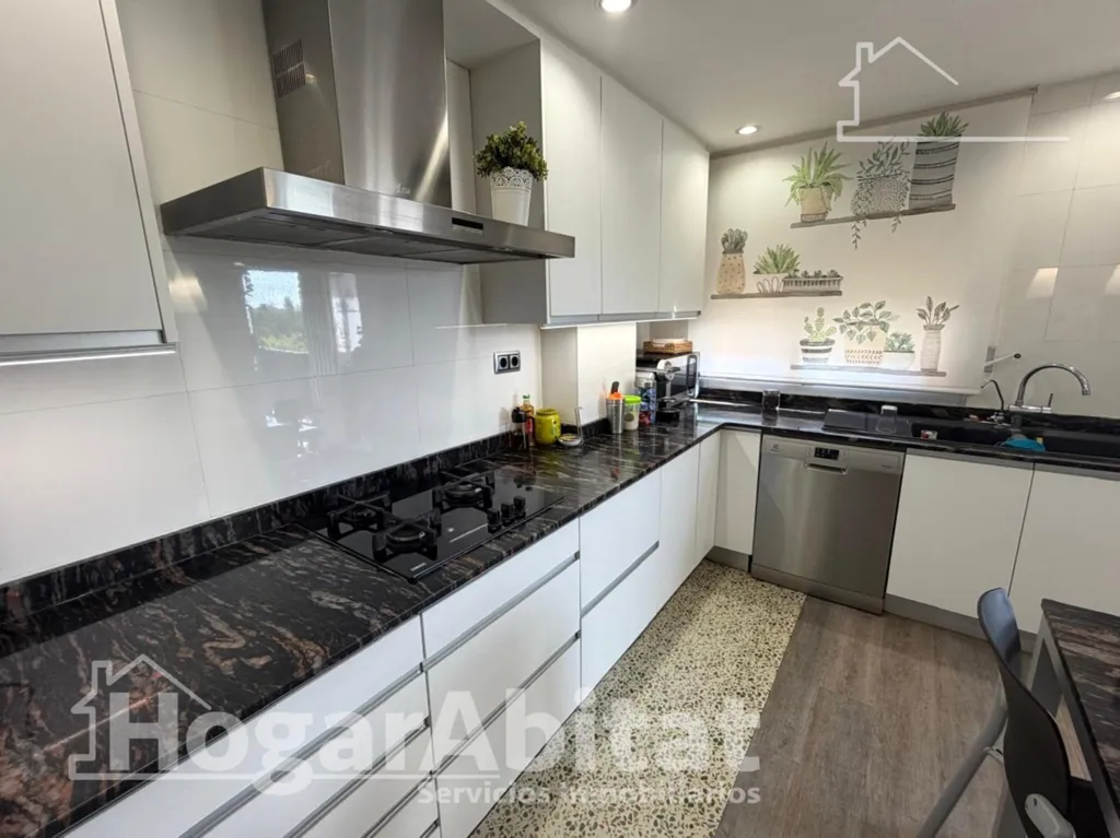 Köök - Reformed Apartment with Balcony in Valencia