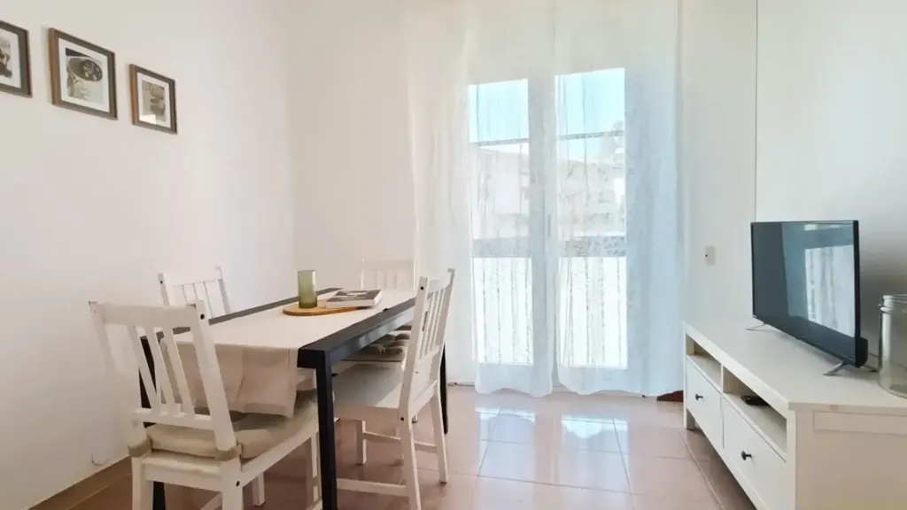 Söögituba - Apartment with Balcony in Pisa