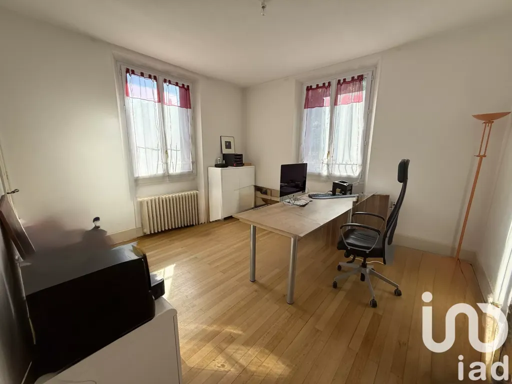 Bureau - Appartement de Charme avec Balcon à Chambéry Centre-Ville