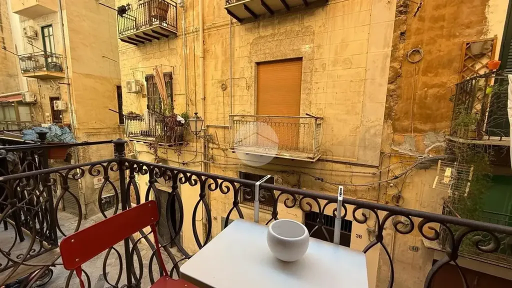 Balcone - Triplex with Balcony in Palermo Centre
