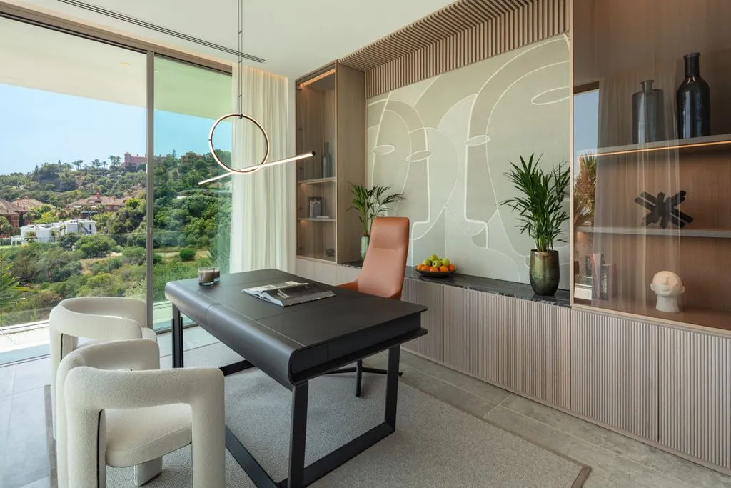Bureau - Luxury Villa with Panoramic Sea Views in Benahavís