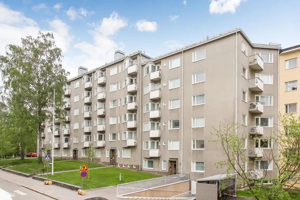 Exterior - Apartment with Balcony in Munkkiniemi, Helsinki