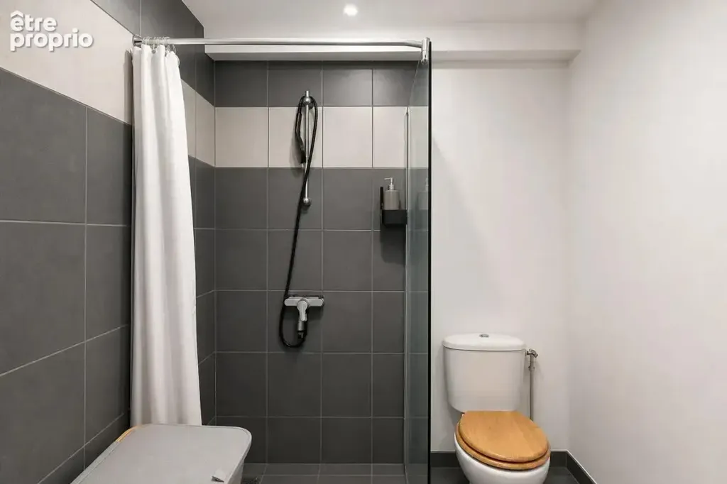 Bathrooms - Studio with Balcony in Honfleur Heights