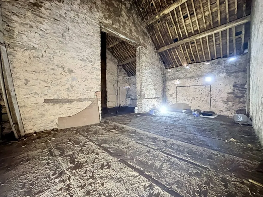 Rooms - Historic Barn to Renovate in Esneux