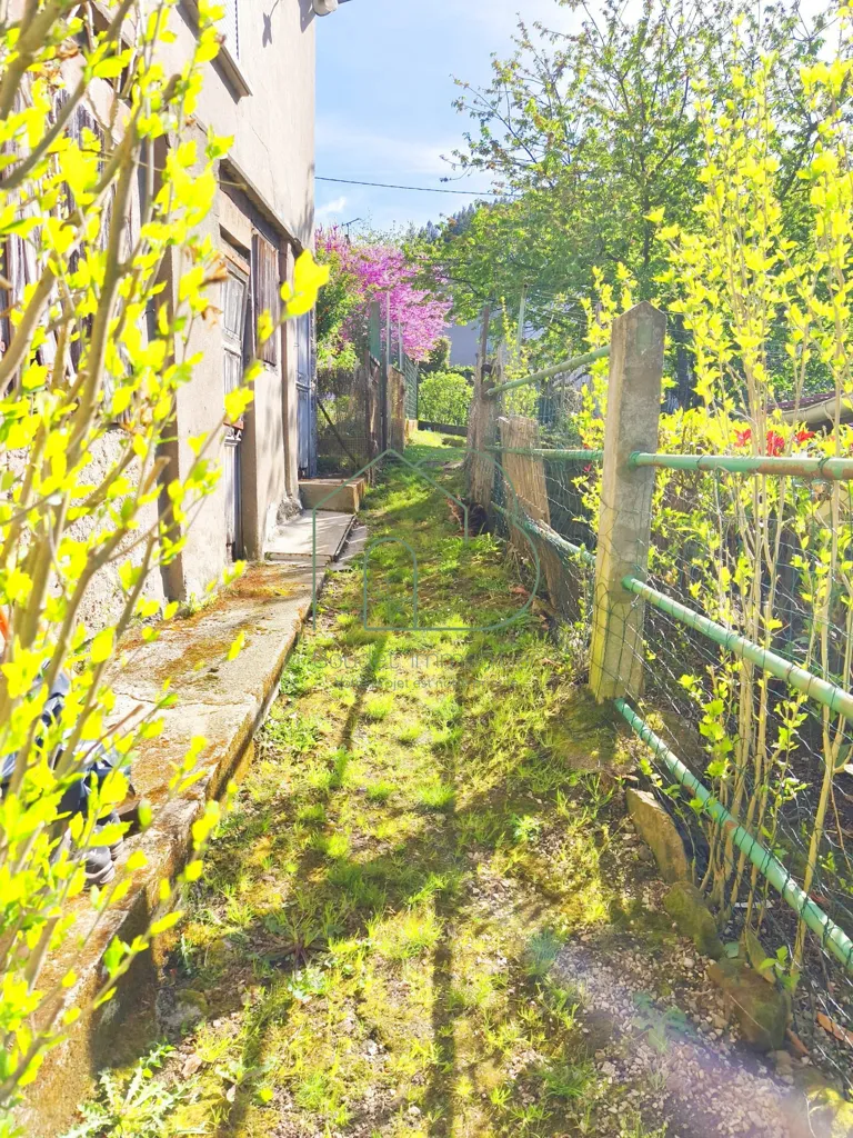 Jardin - Maison avec Terrasse et Jardin à Decazeville