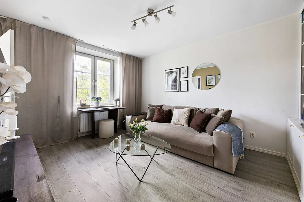 Elutuba - Two-Bedroom Flat with Garden Access in Kungsholmen