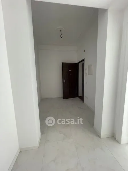 Entrée - Fully Renovated Apartment with Balcony in Varese