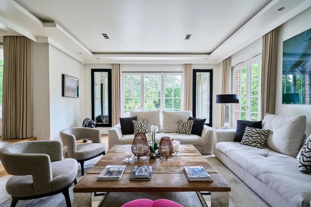 Living Room - Luxury House with Private Pool in Mouvaux