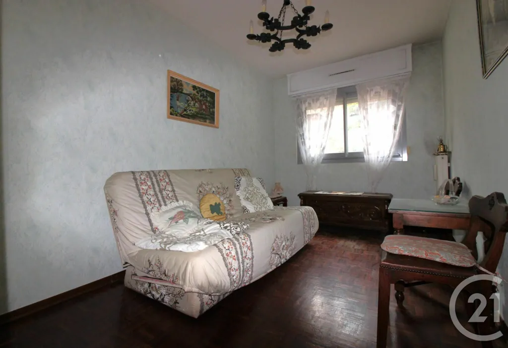 Chambres - Appartement 4 Pièces avec Balcon à Menton