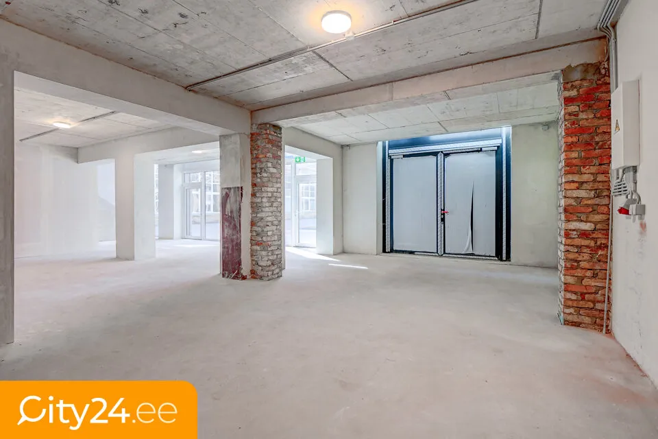 Toad - Warehouse/Shop Space with 3 Floors in VEF District