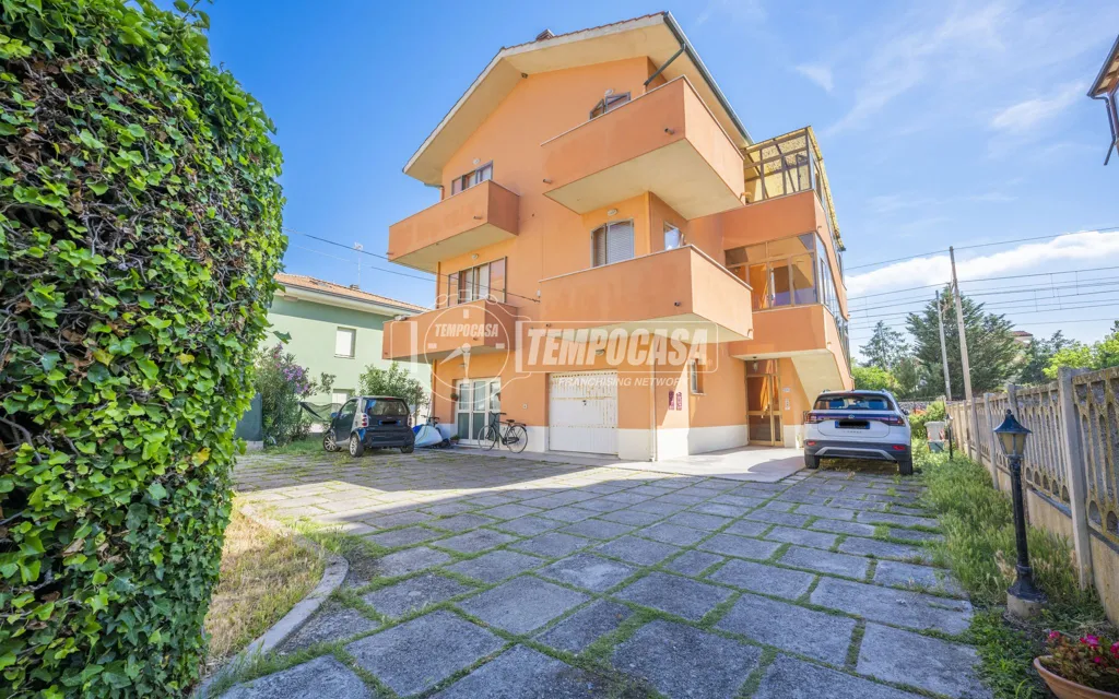Esterno - Trilocale with Balconies in Senigallia