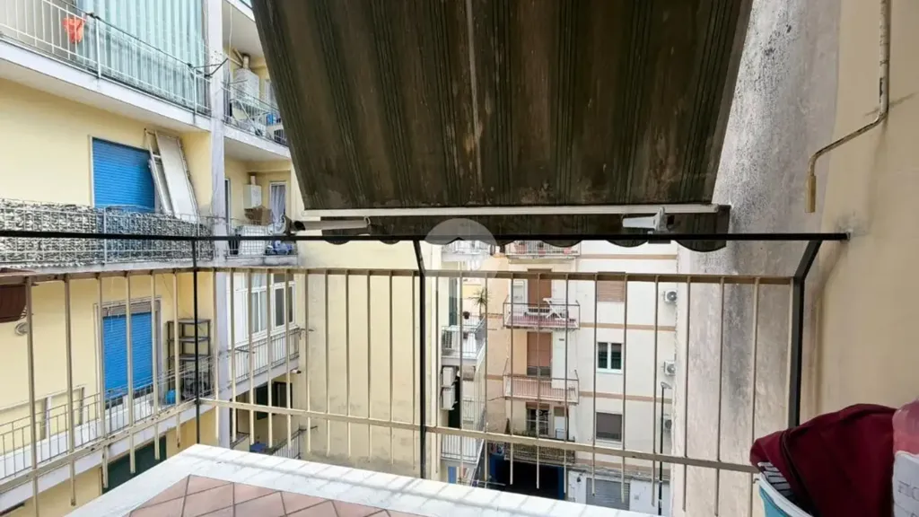 Balcon - Apartment with Balconies in Central Naples