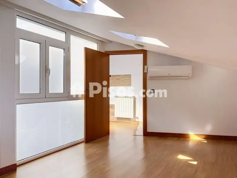 Pièces - Duplex with Balcony Views in Tudela