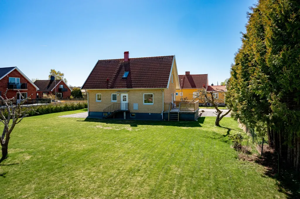 Jardin - Modern Villa with West-Facing Terrace in Grästorp
