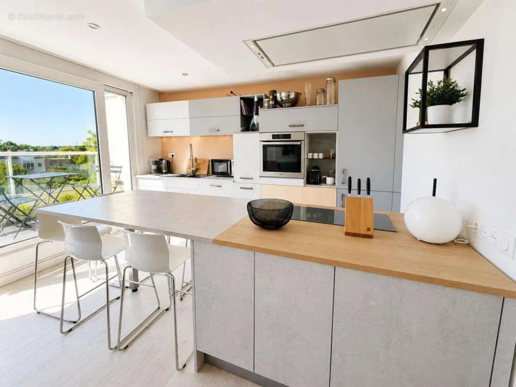 Kitchen - Apartment with Terrace in Canon d'Or