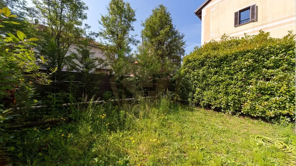 Aed - Modern Flat with Private Garden in Monza