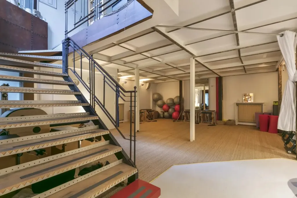 Stanze - Loft with Eiffel-Inspired Architecture in Paris 6th