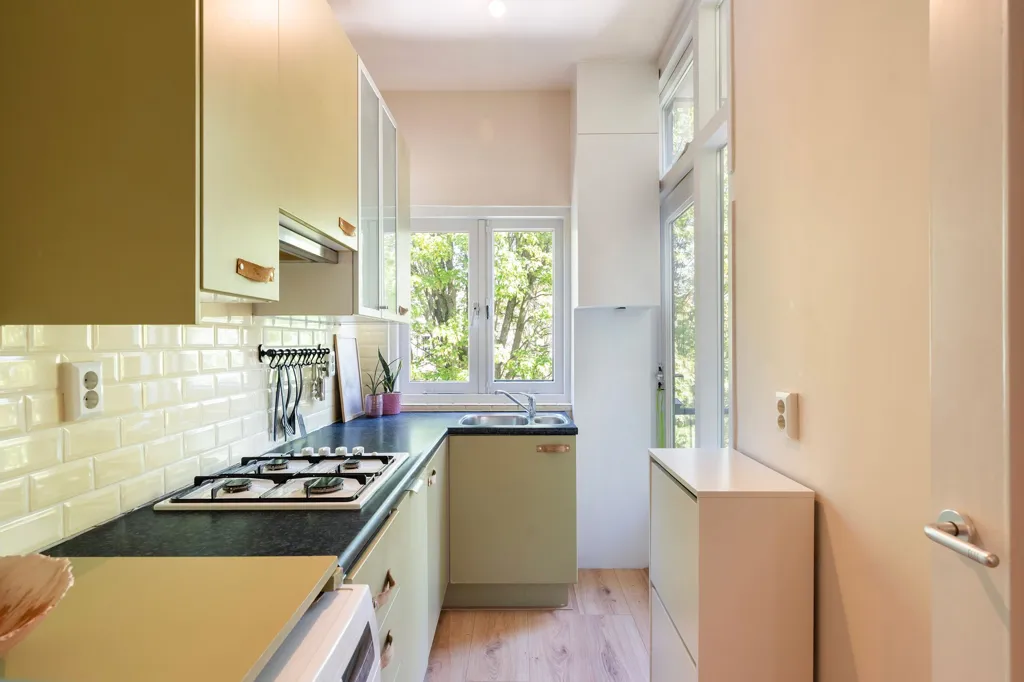 Cuisine - Charming Apartment with Two Balconies in Agniesebuurt