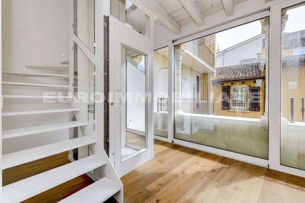 Pièces - Luxury Penthouse with Panoramic View in Brescia