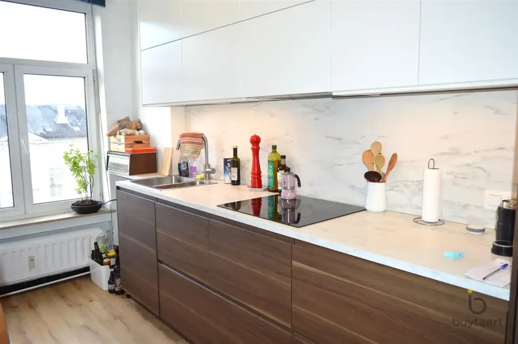 Cuisine - Appartement Rénové avec Terrasse près du Stadspark