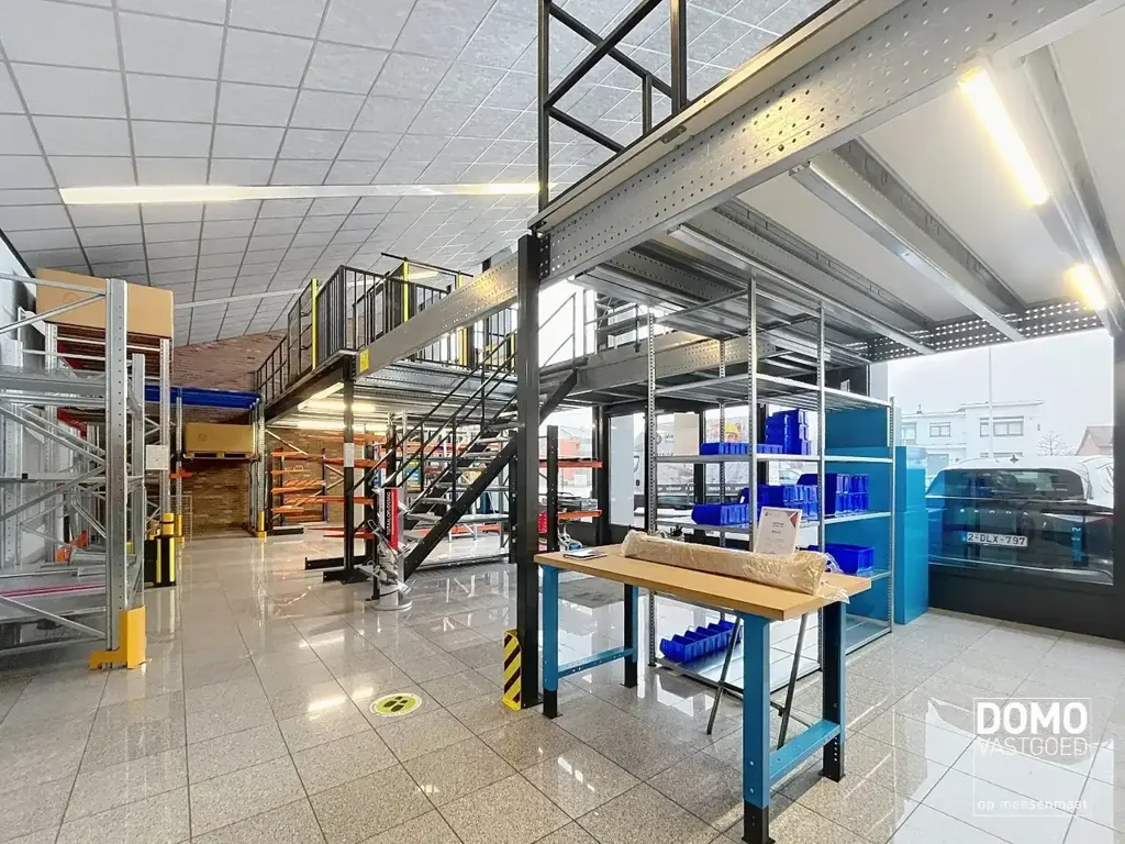 Toad - Commercial Building with Auditorium in Herk-de-Stad