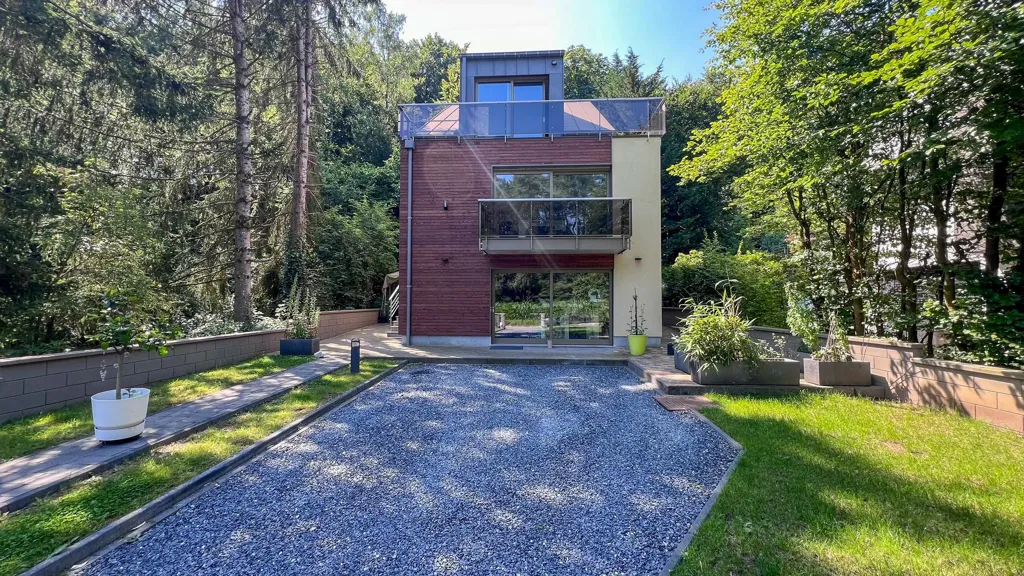 Exterior - Luxury House with Solar Panels in Sandweiler