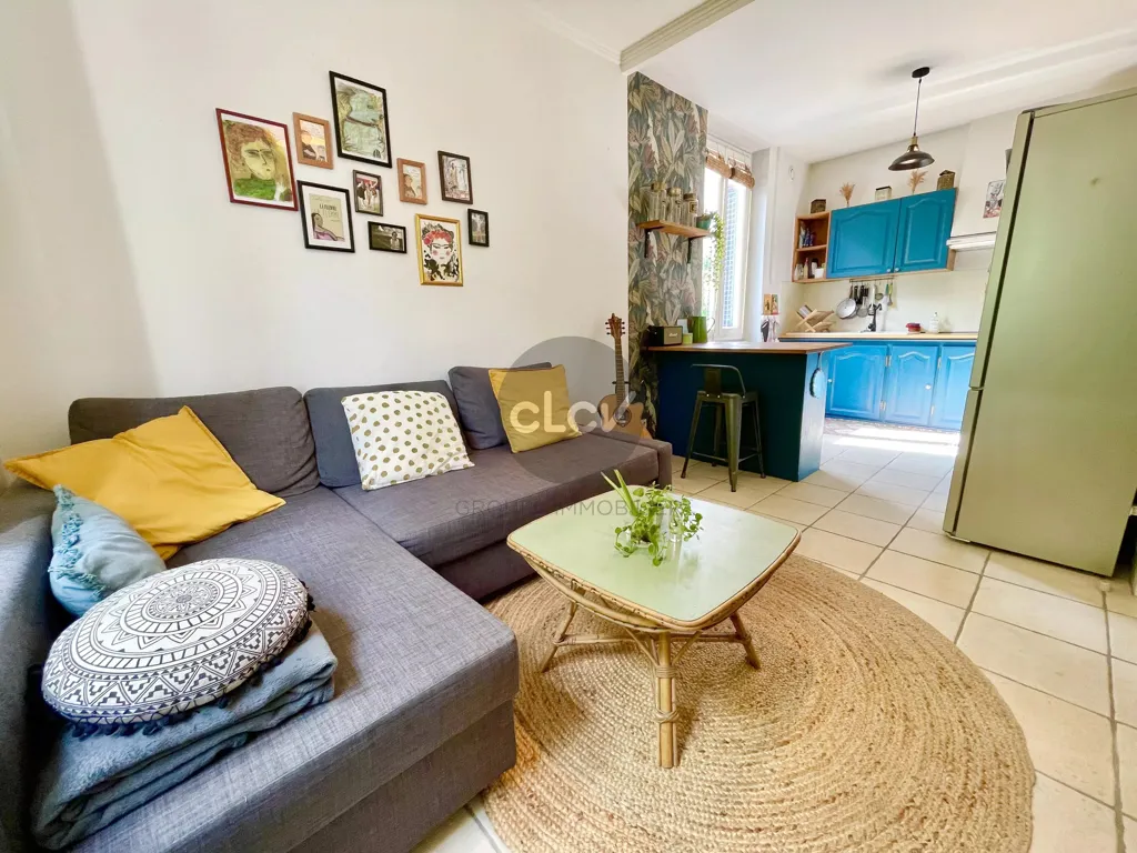 Living Room - T3 Garden Level Flat with Private Garden in Lyon