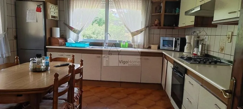 Kitchen - Chalet with Garden and Garage in Moaña