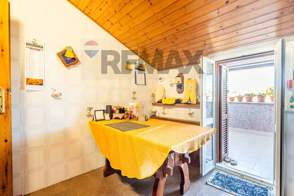 Sala da pranzo - Chalet-Style Apartment with Terrace in Case Rosse