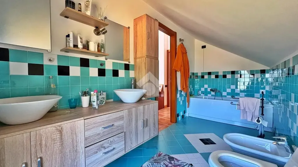 Salles de bain - Renovated Villa with Pool in Fabriano