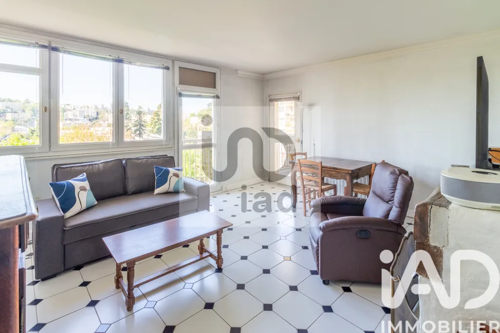 Séjour - Appartement 4 Pièces avec Terrasse Sud dans Environnement Calme