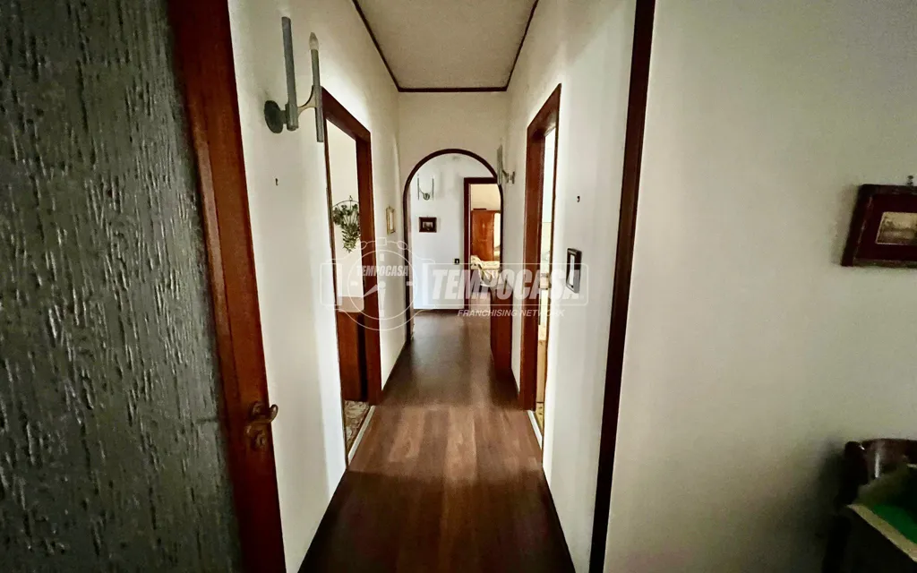 Entrée - 5-Bedroom Apartment with Lift in Naples