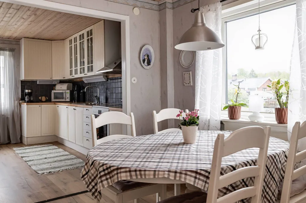 5-toaline maja asukohas Örebro kommun