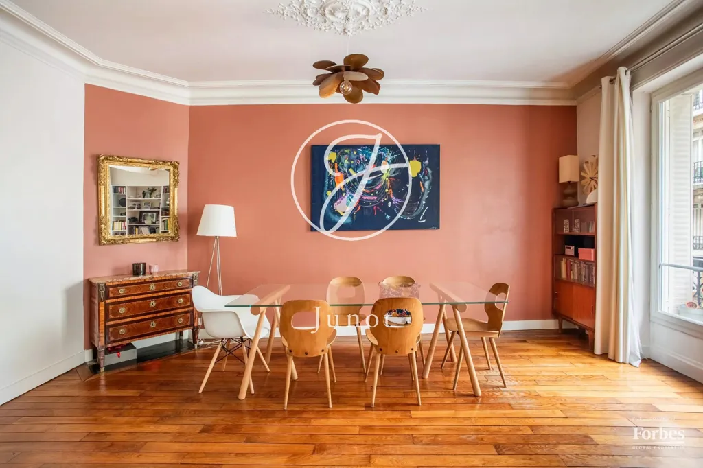 Salle à manger - Appartement Charmant 3/4 Pièces avec Parquet à Paris 17ème
