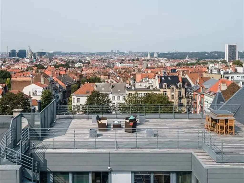 3 magamistoaga korter asukohas Schaarbeek