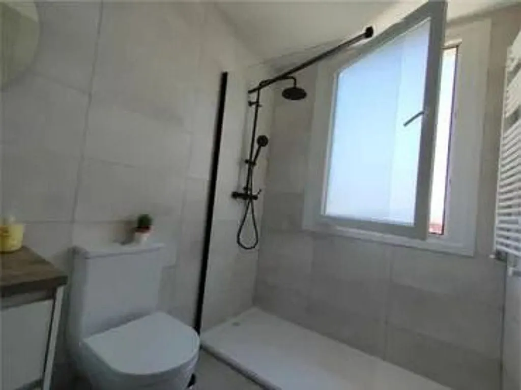 Vannitoad - Student Flat with Terrace in Pajaritos