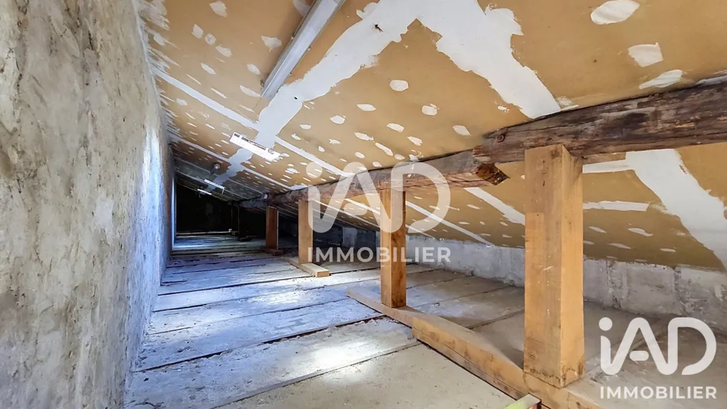 Stanze - Duplex with Breezy Brick Ceiling in Fontainebleau